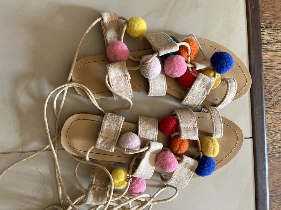 Sandały dziewczęce