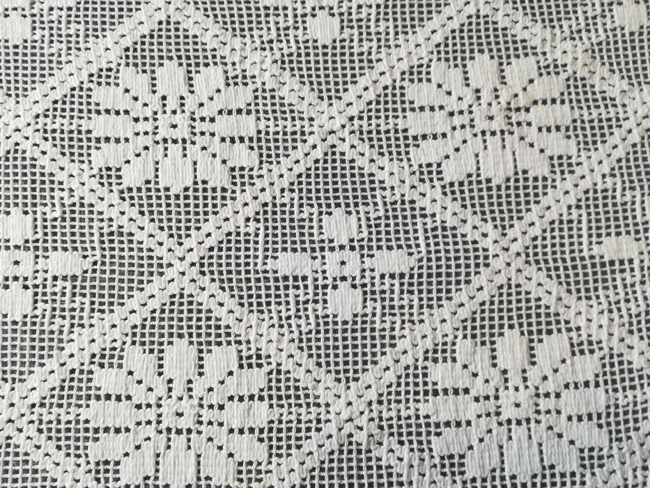 Colcha de casal em renda - feita á mão