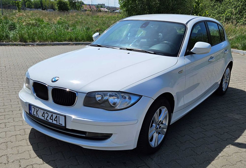 BMW seria 1  E87 2011r 2.0 benzyna