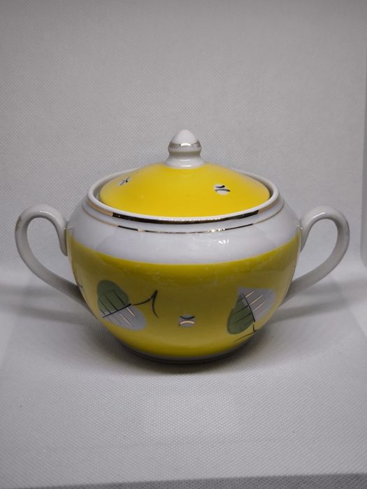 Чашки,чайні пари,заварники