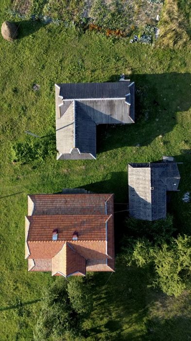 Продаж господарства в Карпатах с. Стопчатів цегляний будинок 138 м2 літня кухня господарські приміщення 107 сот. землі є газ БЕЗ КОМІСІЇ