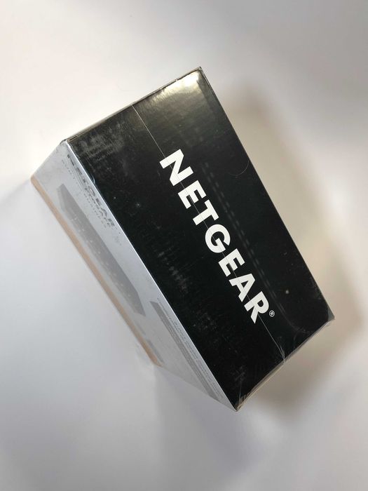 NETGEAR 8-Port Gigabit Desktop Switch - Novo