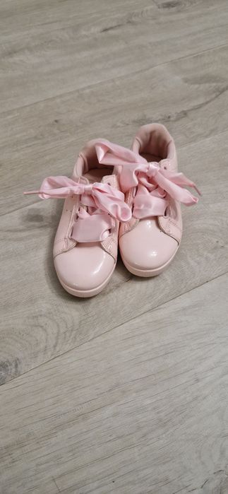 Trampki lakierowane 31