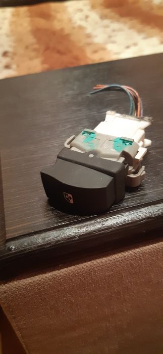 Кнопка склопідємника рено сценік2