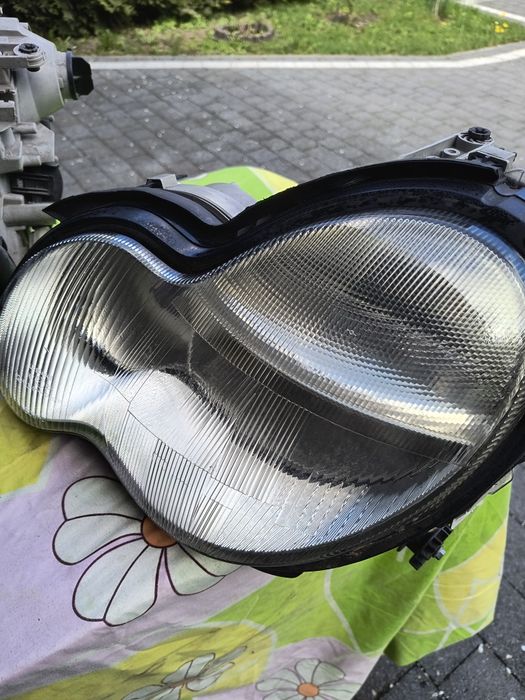 Reflektor Mercedes C Klasa w 203 EU