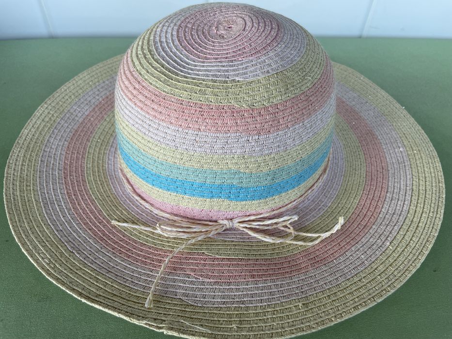 Chapéu H&M 6-8 anos + oferta