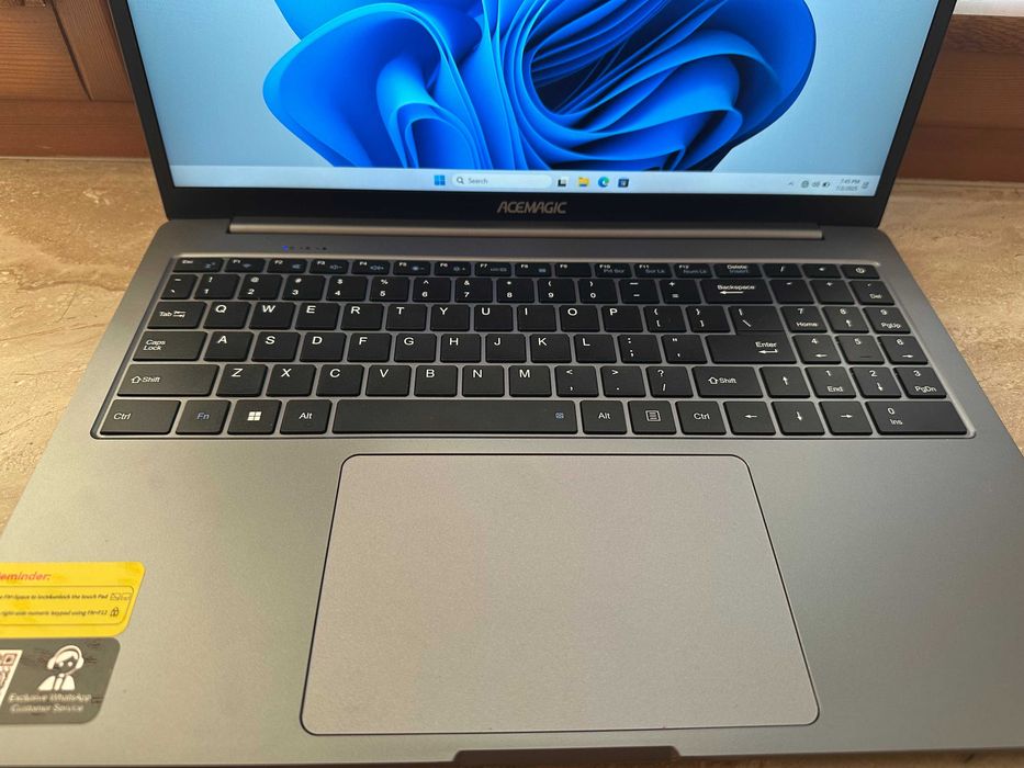Laptop ACEMAGIC AX16 .