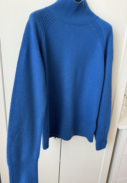 Cos кашеміровий светр