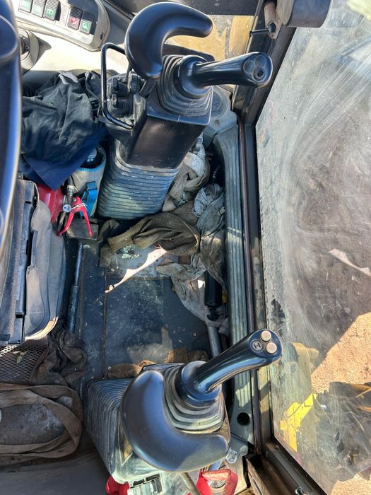 Retroescavadora New Holland B100BLR