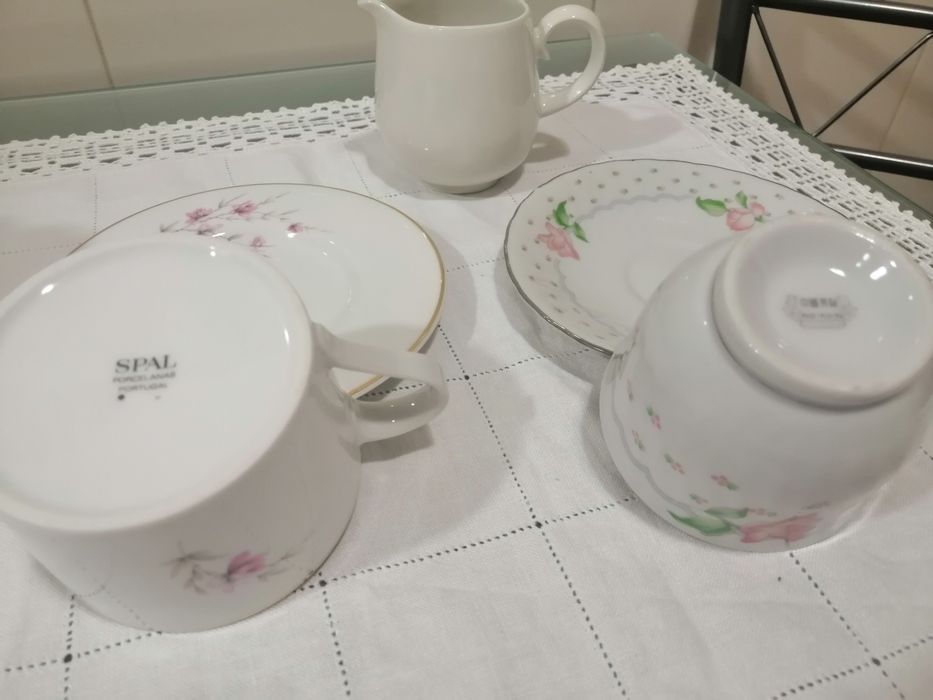 Chávenas almoçoadeiras+caneca+miniaturas+botões