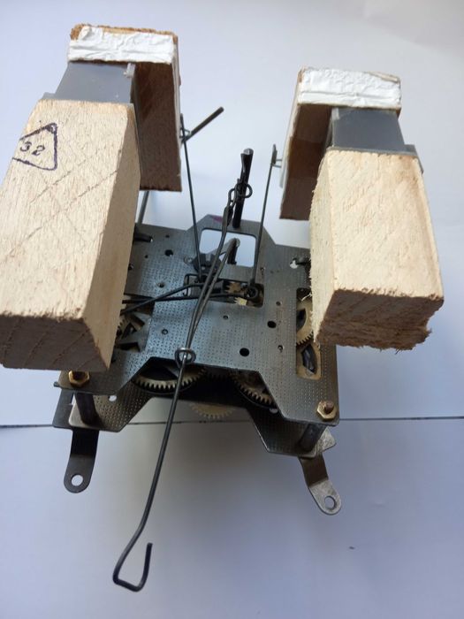 часовой механизм з настінного "Маяка" в гарному стані