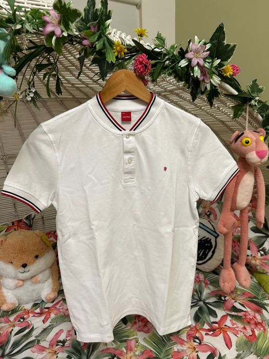 Polo branco de marca para rapaz