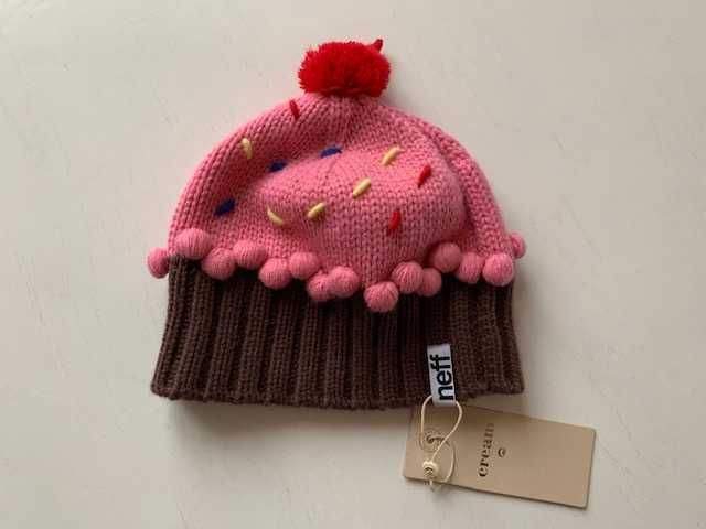 Шапка женская тёплая Neff из коллекции Cream - пирожное, донат, кекс