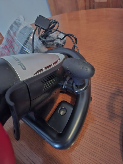 Consola volante diablo. NGS.