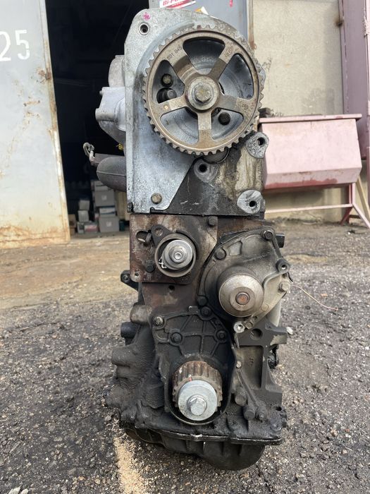 Двиготель Renault 1.9 tdi laguna megan