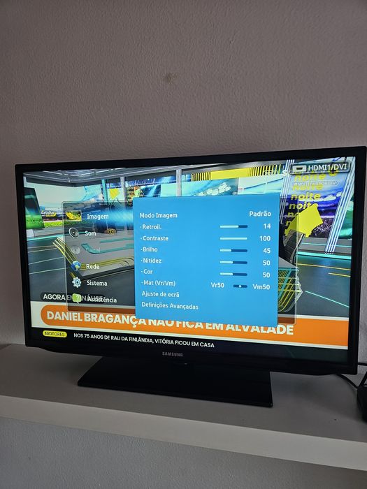 Samsung Smart TV LED 32" Full HD – UE32EH5300W com comando
