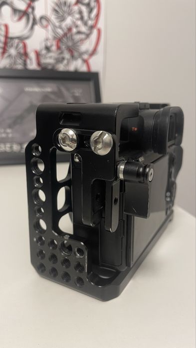 Sony a7 III body + клітка, бокова ручка і затискач hdmi SmallRig