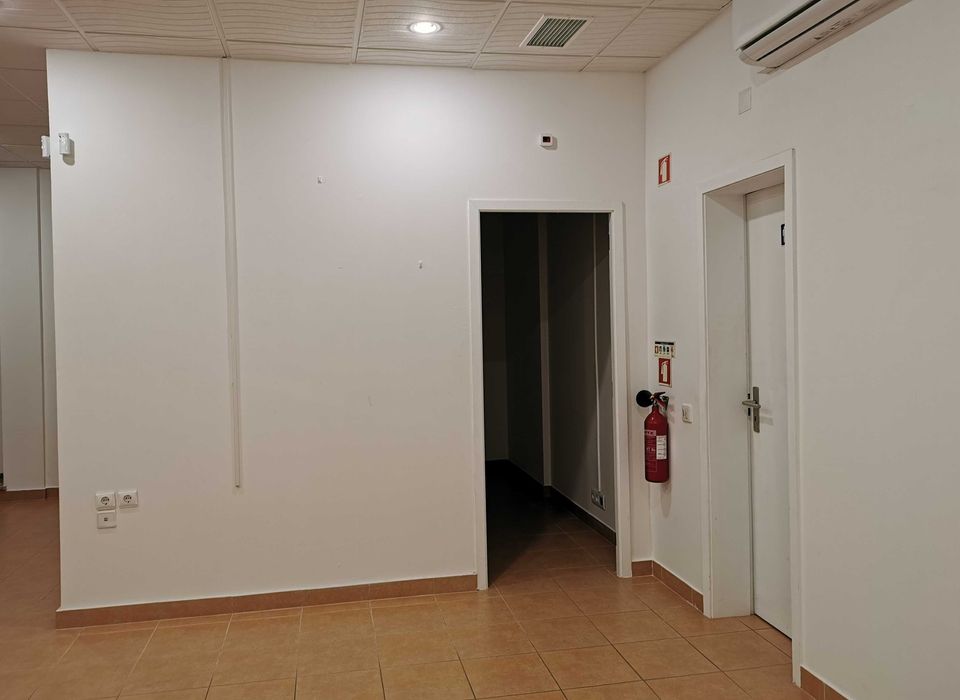 Loja em Areias de S. João Albufeira