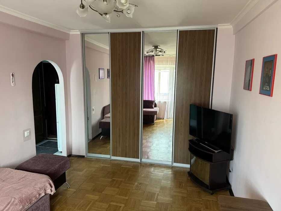 Оренда 1-кімнатної квартири -  Воскресенський проспект. Метро 10 хв.