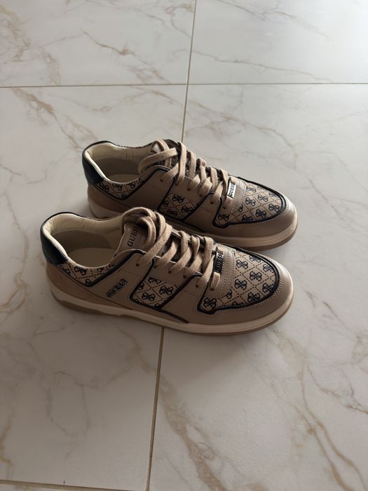 Кросівки унісекс Guess