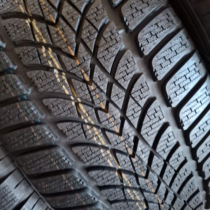 245/45/17 R17 Dunlop SP Winter Sport 4D 4шт нові зима