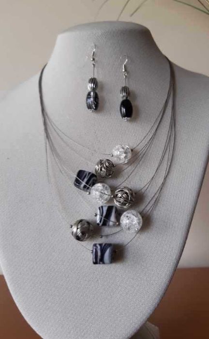 naszyjnik z kolczykami czarno-biały