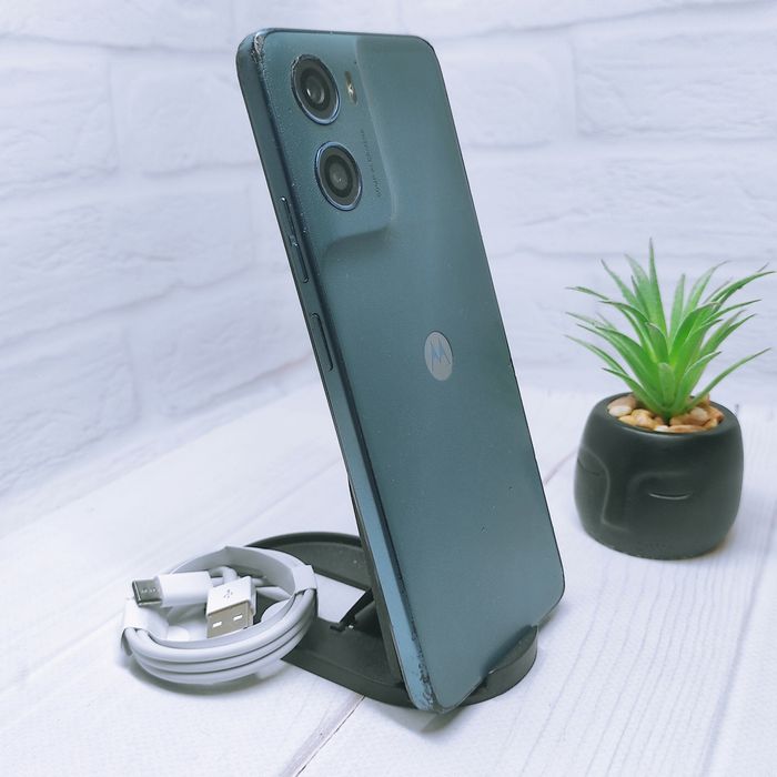 Продам телефон Moto G06 4/256Gb NFC в гарному стані