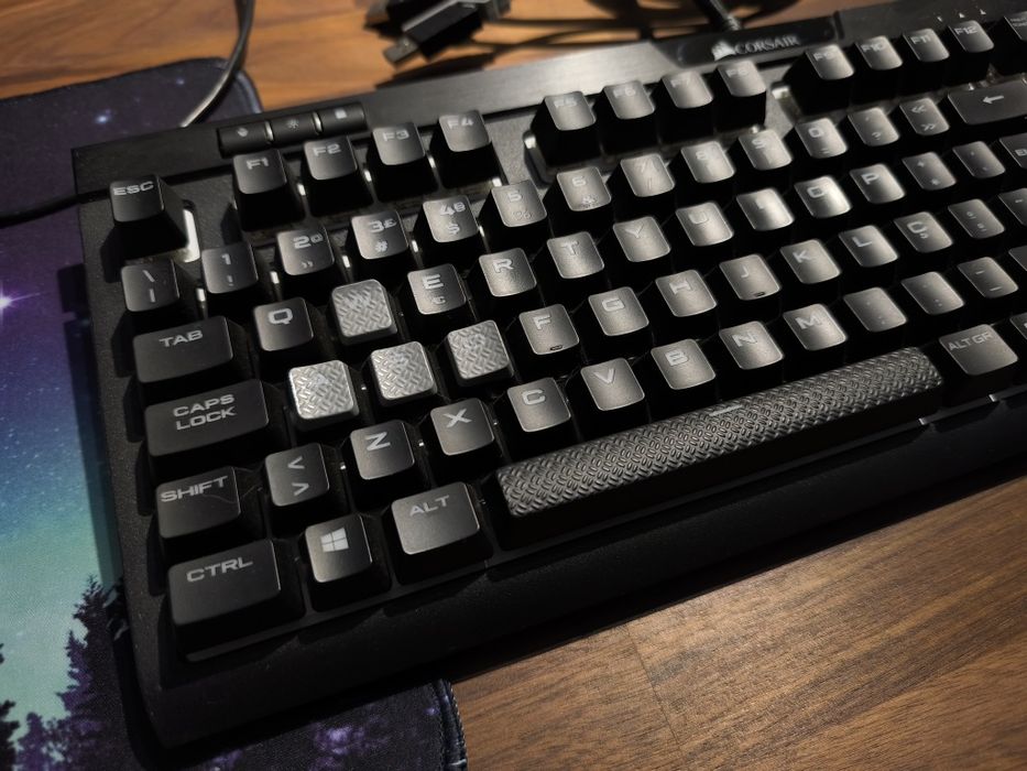 Teclado Mecanico Corsair Strafe Mk.2 RGB PT-PT