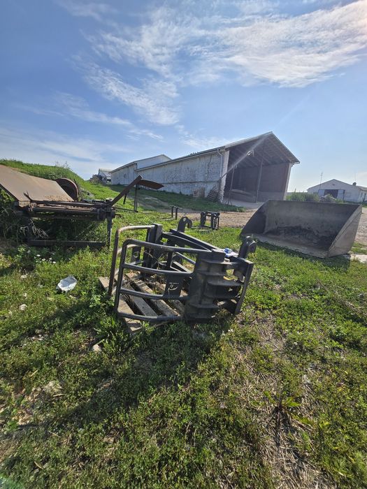 Захват для круглих тюків