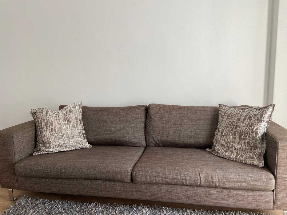 Sofá BoConcept 4 lugares – Elegância e Conforto a Excelente Preço