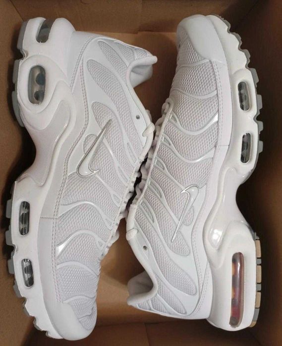 NIKE AIR MAX PLUS white men sneakers new
