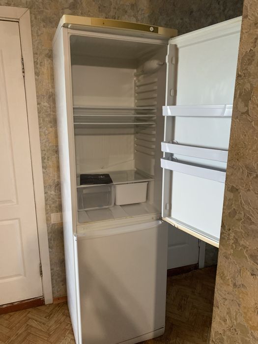 Холодильник Indesit SB200