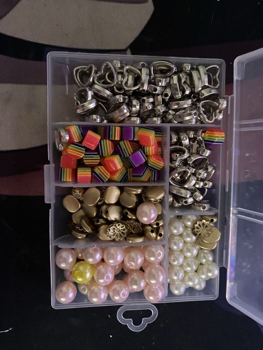 Продам наборы бус для плетение браслетов