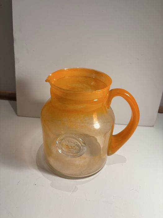 Dzbanek pomaranczowe szklo