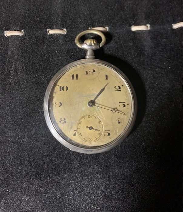 Старинные карманные часы . Серебро .