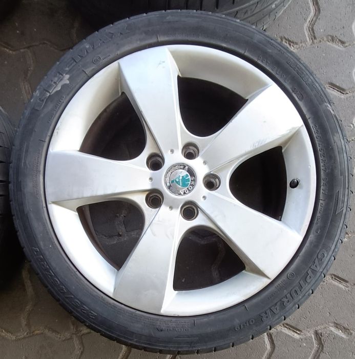 Jantes Skoda R17 Com Pneus 225/45 Furação 5X112