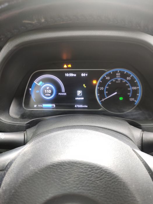 Nissan Leaf 2021 року