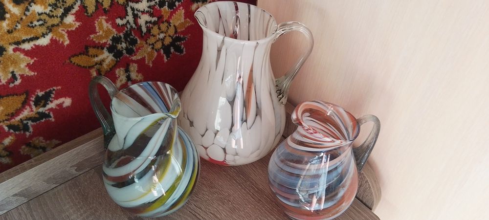 Продам  фигурки, Киндеры пчелки, миньены.