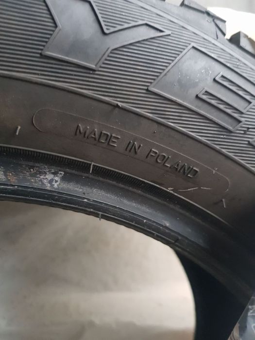 Продам автошини з шипами