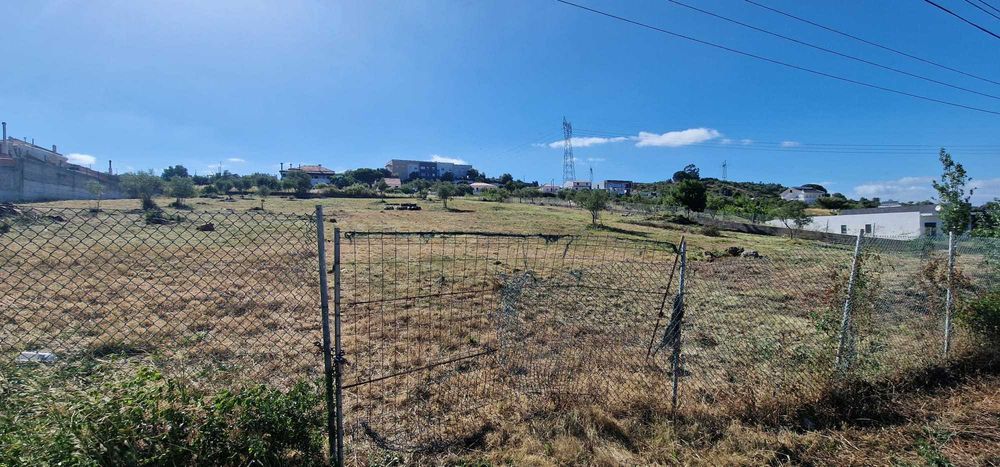 Terreno com Projeto Aprovado para Moradia T5