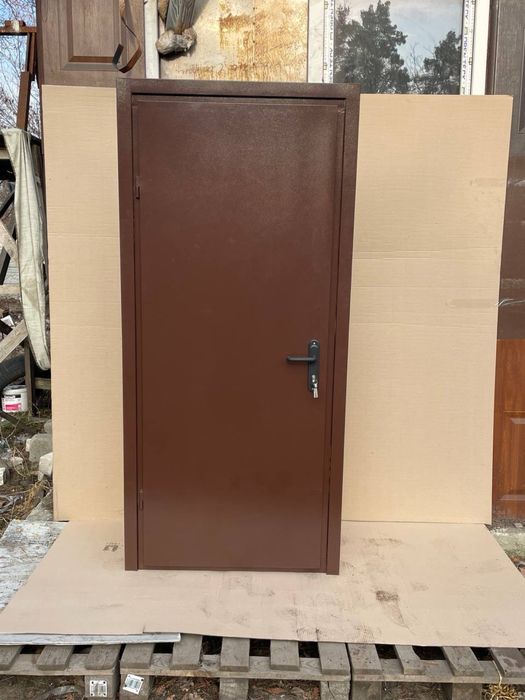 Бронирование двері, титанові двері, В підʼїзд гараж склад Телефонуй!