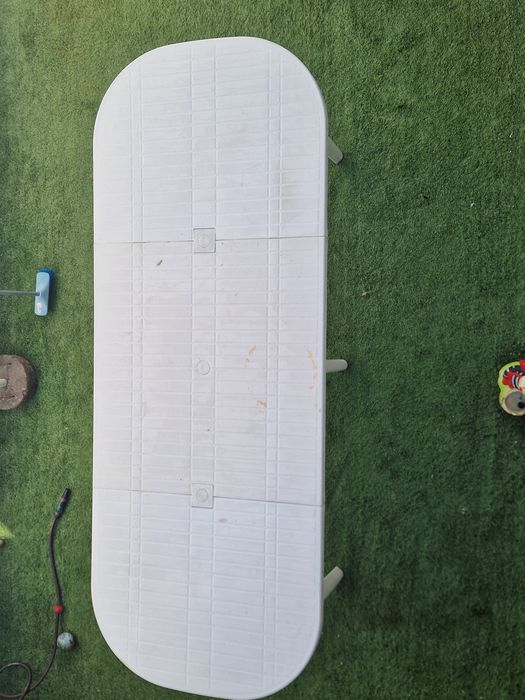 Vendo mesa de jardim em plástico