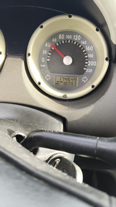 Polo 2001 gasolina ajeitar ou retirada de  peças