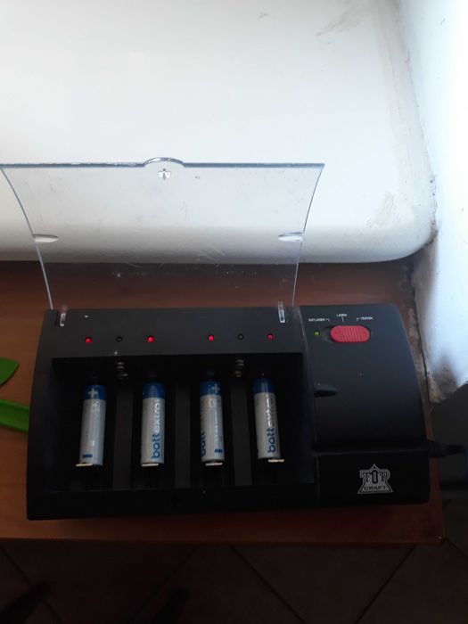 Ładowarka do ladowania baterii