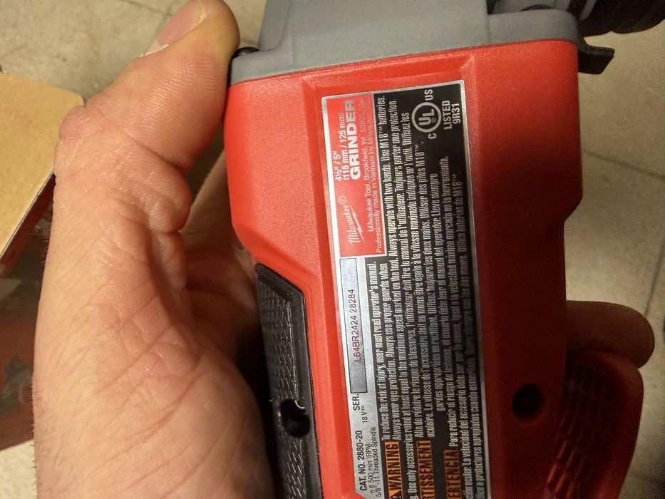 szlifierka kątowa Milwaukee 125 mm