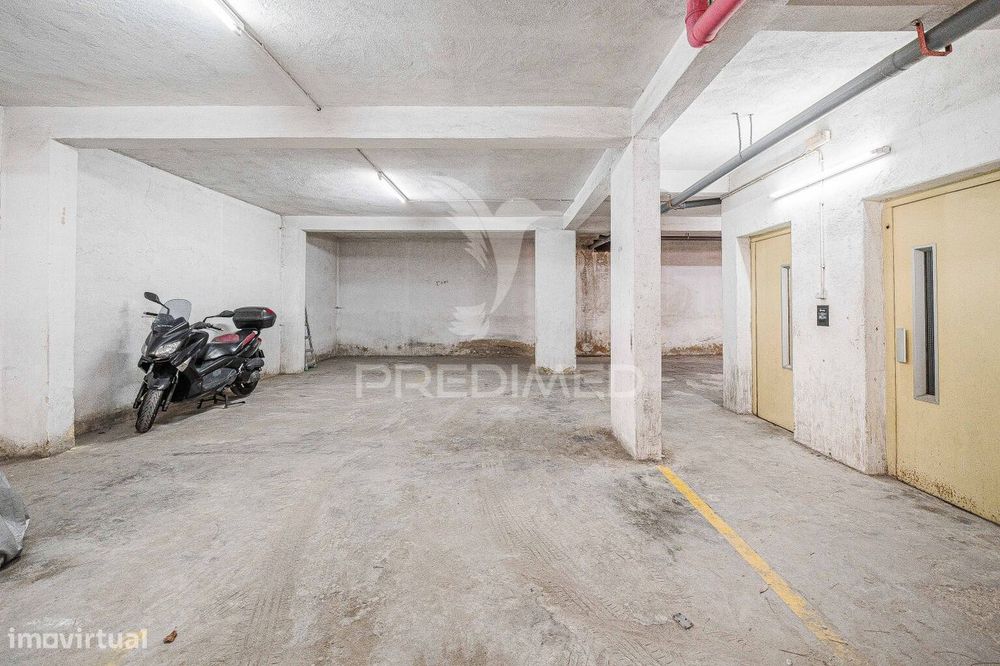 BAIXA DE PREÇO - Apartamento T2 C/garagem em Agualva-Cacém – Oportu...