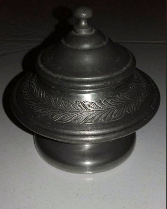 Peça Antiga em Estanho