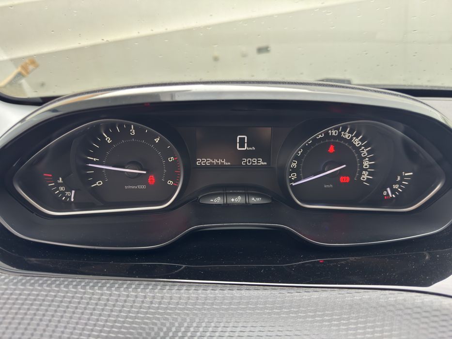Peugeot 2008 1.6 BlueHdi Style — photo 5