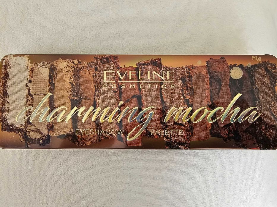 Paleta cieni do powiek Eveline Charming Mocha