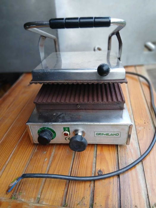 Torradeira e placa de grelhados  industrial